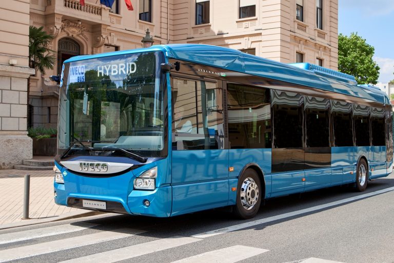 IVECO BUS launches new-gen hybrid solution available in natural gas & XTL IVECO BUS launches new-gen hybrid solution available in natural gas & XTL