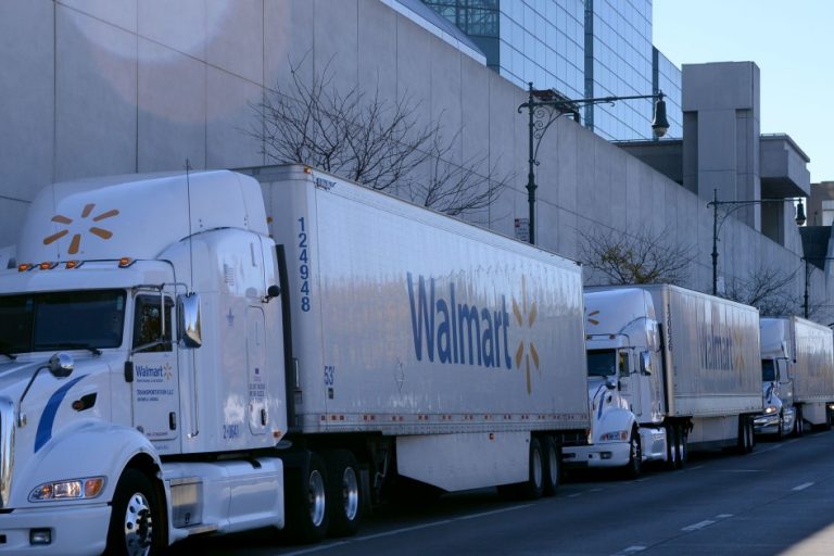 Walmart plans to decarbonize its transport fleet with renewable natural gas Walmart plans to decarbonize its transport fleet with renewable natural gas