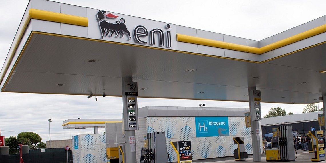 Eni and Toyota put into operation first hydrogen filling station in Venice Eni and Toyota put into operation first hydrogen filling station in Venice
