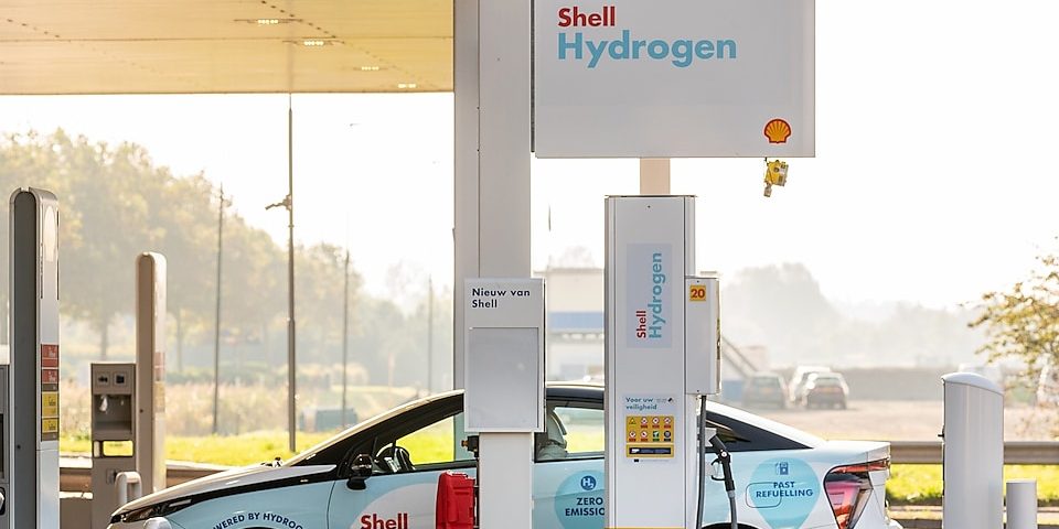 Shell will build Europe’s largest renewable hydrogen plant, will be able to supply transport sector Shell will build Europe’s largest renewable hydrogen plant, will be able to supply transport sector