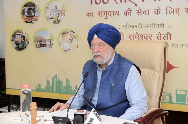 India: Minister of Petroleum & Gas opens 166 CNG stations in 14 states