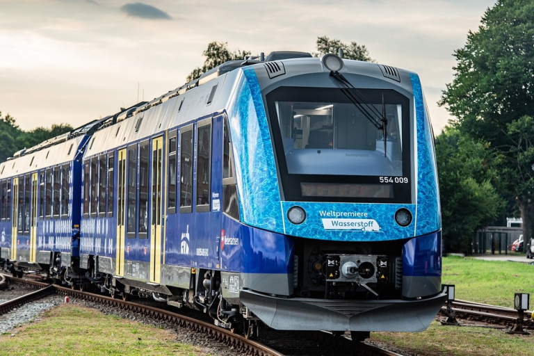 Germany: Alstom rolls out world’s first 100% hydrogen operated train route Germany: Alstom rolls out world’s first 100% hydrogen operated train route