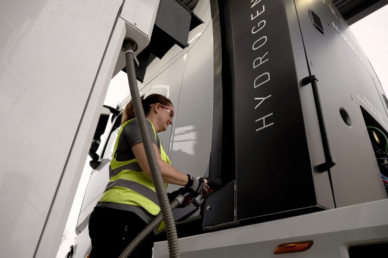 Nikola will develop new hydrogen filling stations in California Nikola will develop new hydrogen filling stations in California