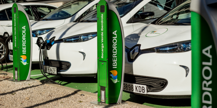 Iberdrola and bp to collaborate to accelerate green hydrogen production in Europe Iberdrola and bp to collaborate to accelerate green hydrogen production in Europe