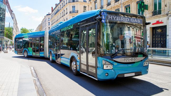 nota5 IVECO BUS unveils URBANWAY Hybrid CNG articulated bus for city transport