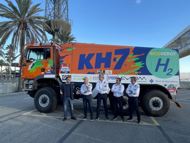 Port de Barcelona y EVARM colaboran en el primer camión a hidrógeno del Dakar Port de Barcelona y EVARM colaboran en el primer camión a hidrógeno del Dakar