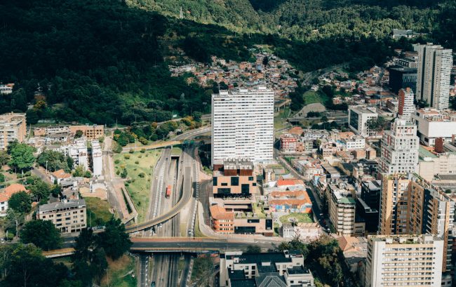 Bogotá announces pilot labeling plan to classify vehicles according to their emissions Bogotá announces pilot labeling plan to classify vehicles according to their emissions