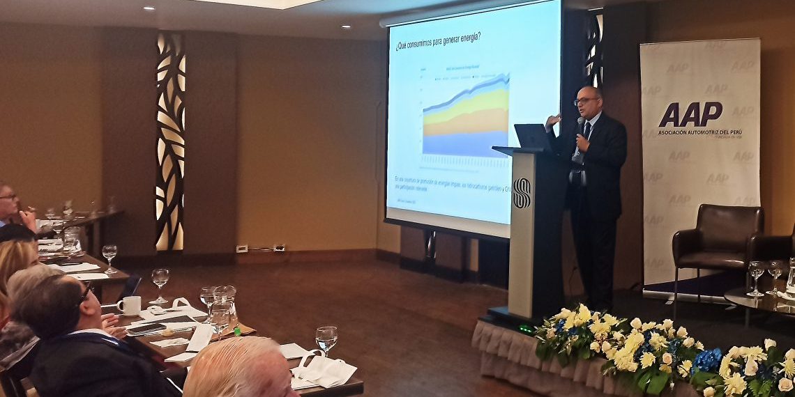 Perú cuenta con 350 mil vehículos a gas y 344 estaciones en ocho regiones del país