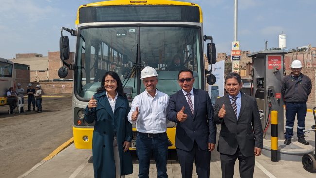 Cálidda inauguró la primera estación privada de gas para buses de Lima Cálidda inauguró la primera estación privada de gas para buses de Lima