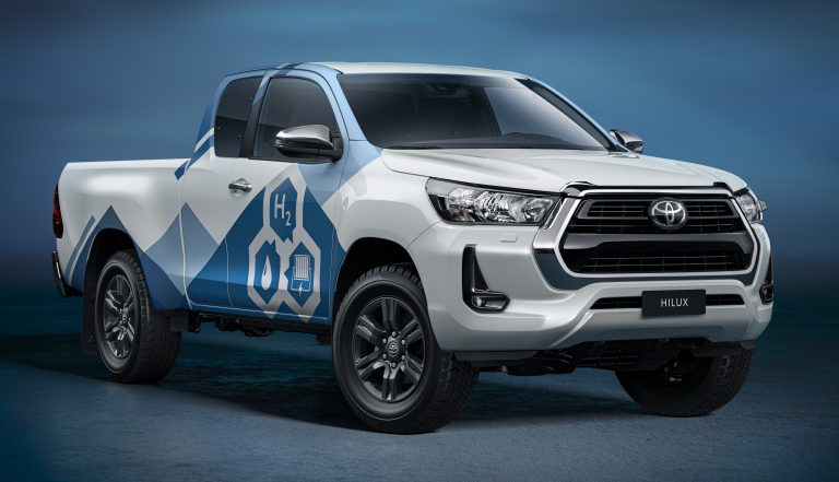 Toyota develops hydrogen fuel cell prototype of the Hilux in the UK