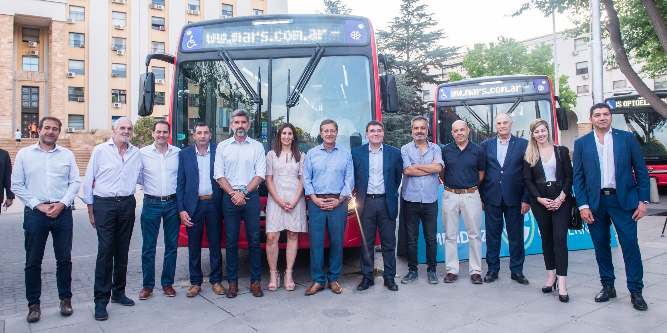 Argentina: presentan 30 autobuses Scania impulsados 100% a GNC en Mendoza Argentina: presentan 30 autobuses Scania impulsados 100% a GNC en Mendoza