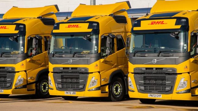 DHL PARCEL UK TAKES DELIVERY OF SIX FULLY ELECTRIC TRUCKS AND BEGINS ROLL-OUT OF 30 LNG TRACTOR UNITS DHL PARCEL UK TAKES DELIVERY OF SIX FULLY ELECTRIC TRUCKS AND BEGINS ROLL-OUT OF 30 LNG TRACTOR UNITS