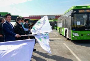 México: el gobernador de Nuevo León puso en marcha 142 autobuses FOTON a gas natural