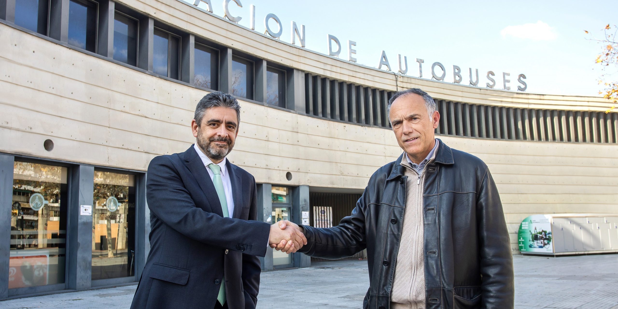 Cepsa and Damas collaborate on Spain’s first green hydrogen intercity bus project