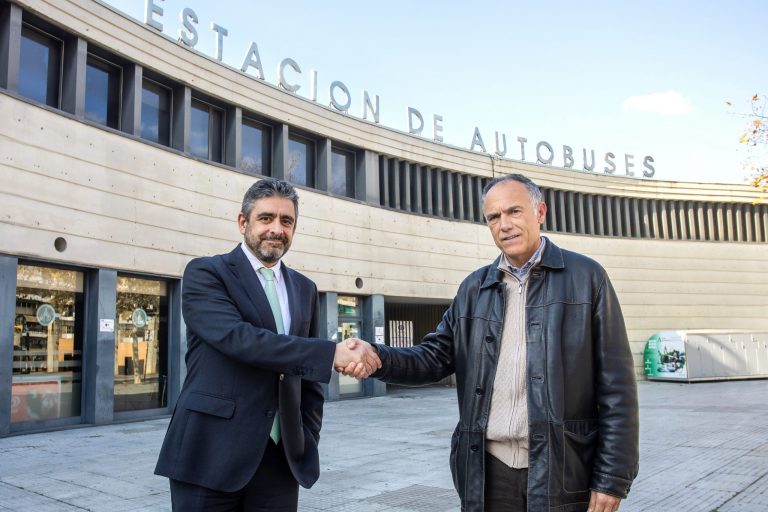 Cepsa and Damas collaborate on Spain’s first green hydrogen intercity bus project Cepsa and Damas collaborate on Spain’s first green hydrogen intercity bus project