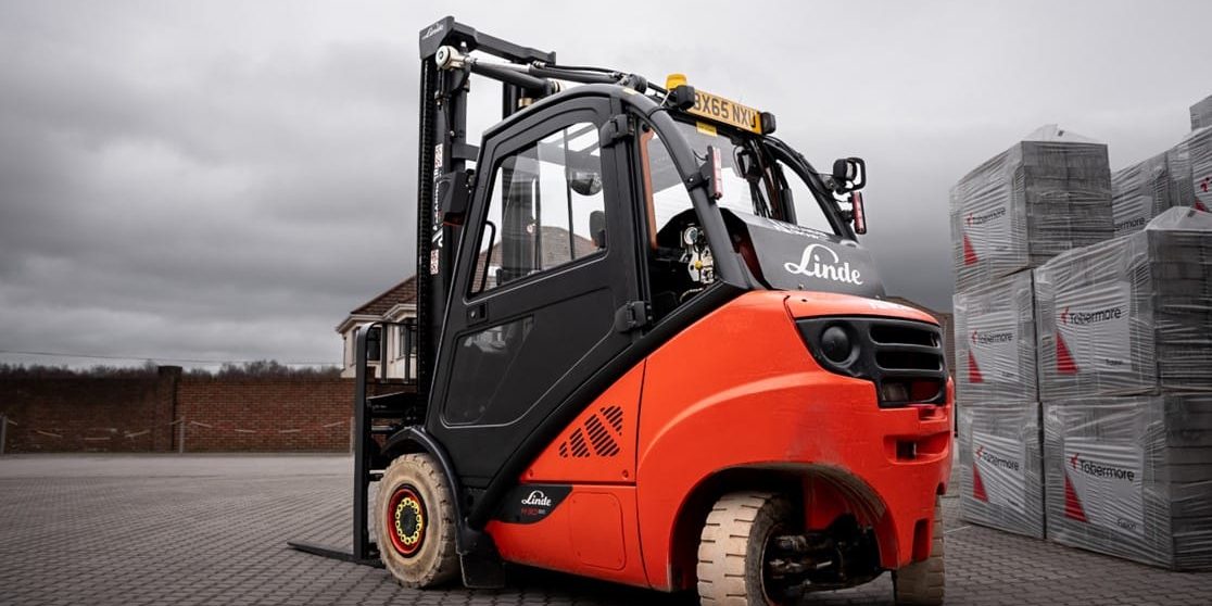 Tobermore trials UK and Ireland’s first biomethane-fueled forklift truck Tobermore trials UK and Ireland’s first biomethane-fueled forklift truck