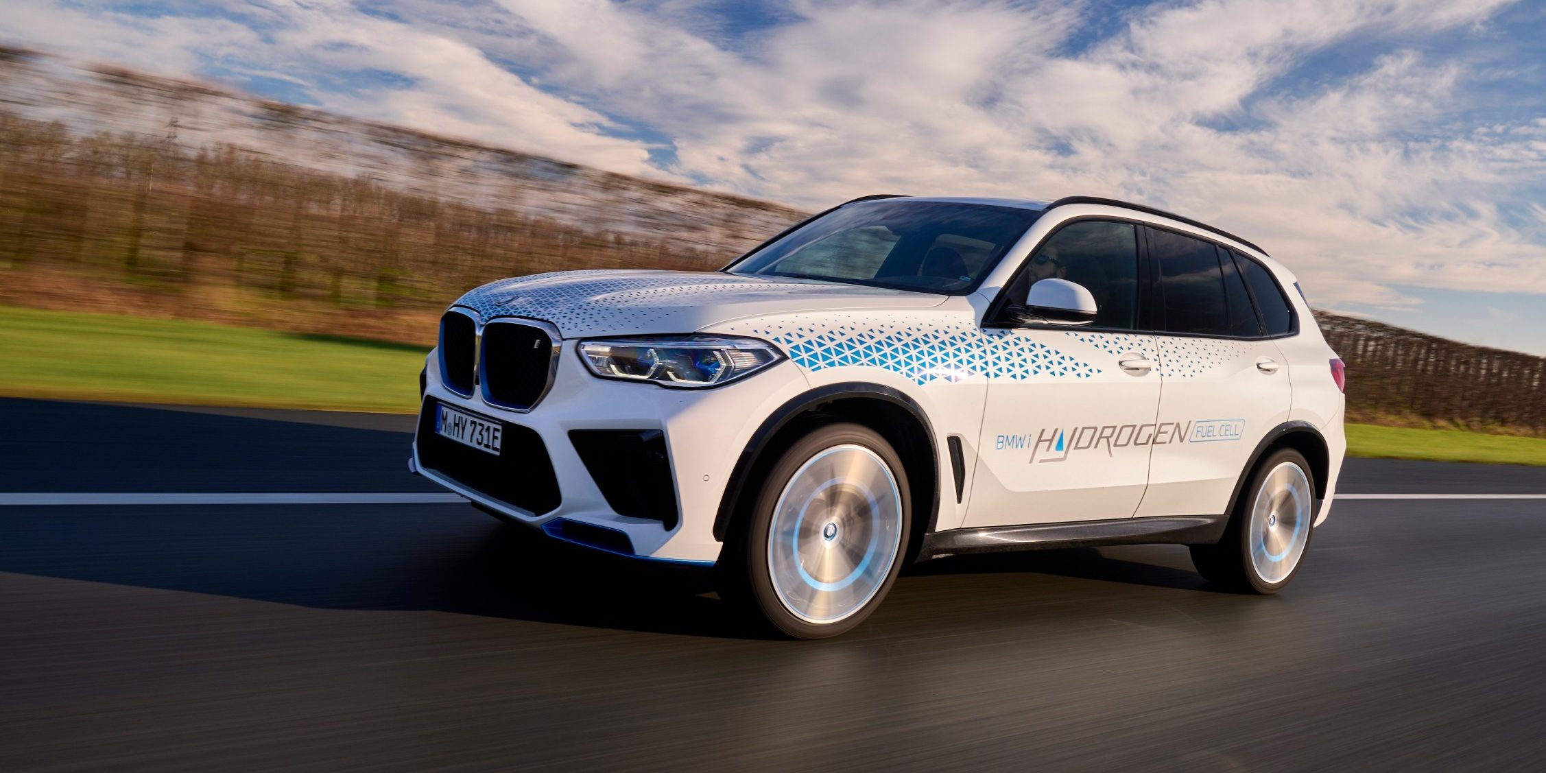 BMW Group puts in real-world operation first pilot fleet of the BMW iX5 Hydrogen