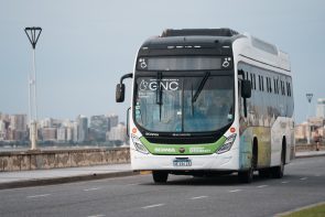 Scania prueba con éxito bus a GNC en una de las ciudades más turísticas de Argentina