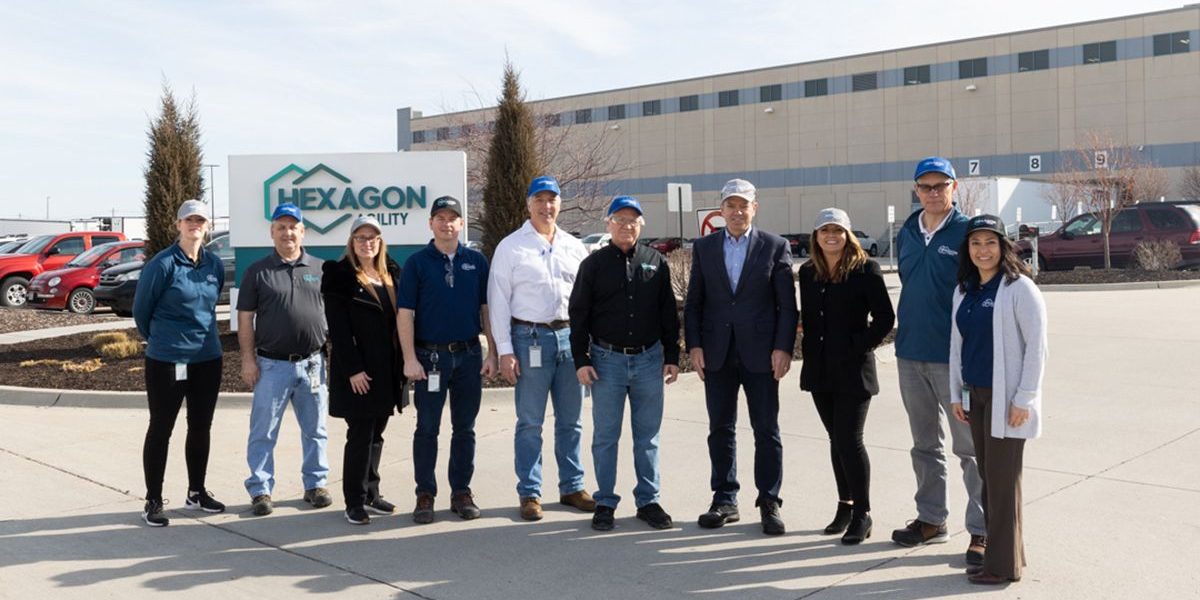 US: Nebraska Governor visits Hexagon Agiliy tank manufacturing plant in Lincoln US: Nebraska Governor visits Hexagon Agiliy tank manufacturing plant in Lincoln
