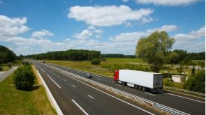 Lanzan alianza que planea descarbonizar el transporte de larga distancia europeo