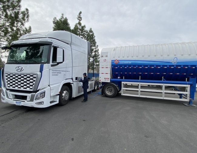 Hyundai Motor participates in pilot to refuel and test drive its hydrogen trucks Hyundai Motor participates in pilot to refuel and test drive its hydrogen trucks