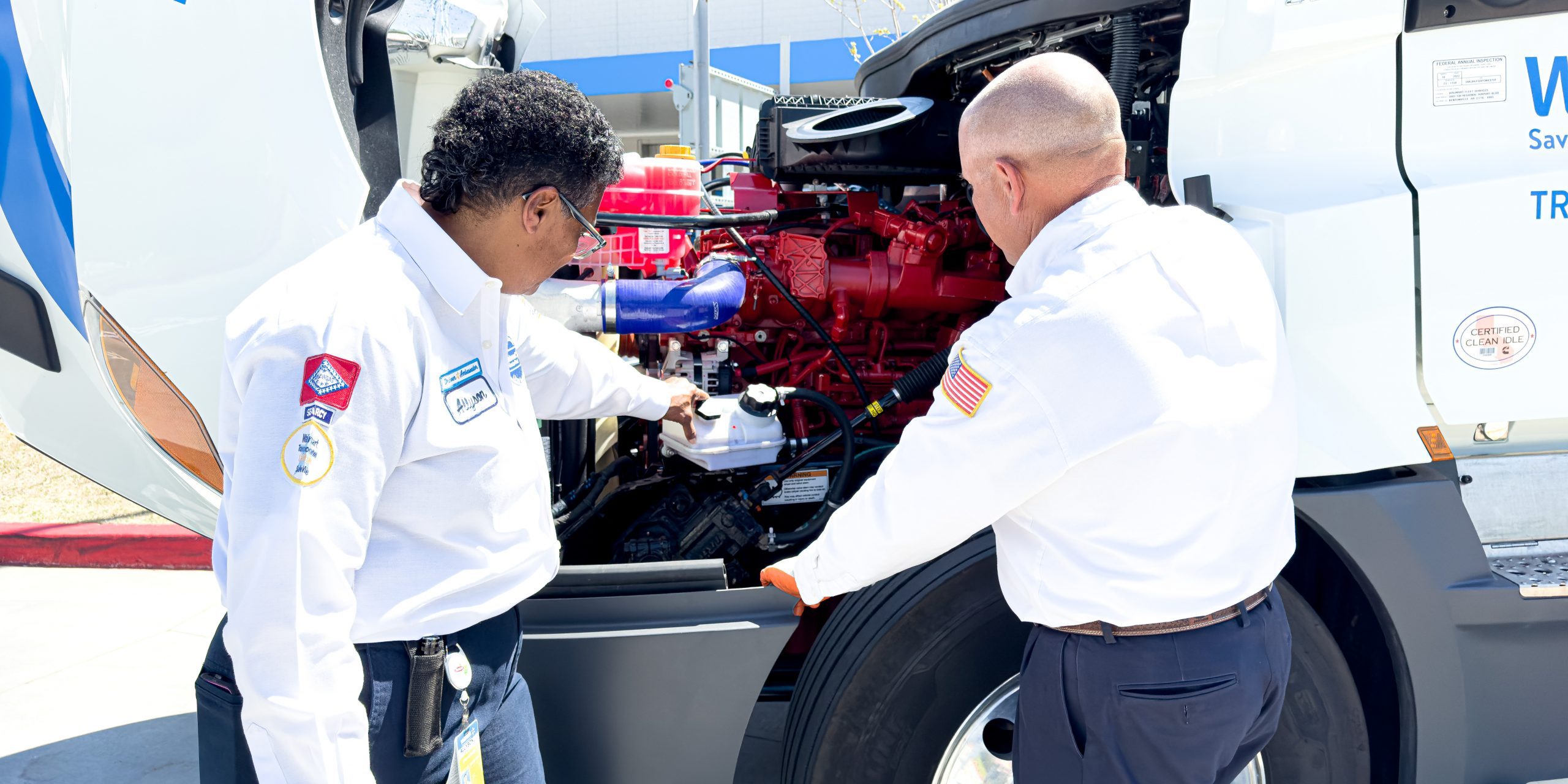 Walmart deploys North America’s first truck with a 15-liter renewable natural gas engine Walmart deploys North America’s first truck with a 15-liter renewable natural gas engine