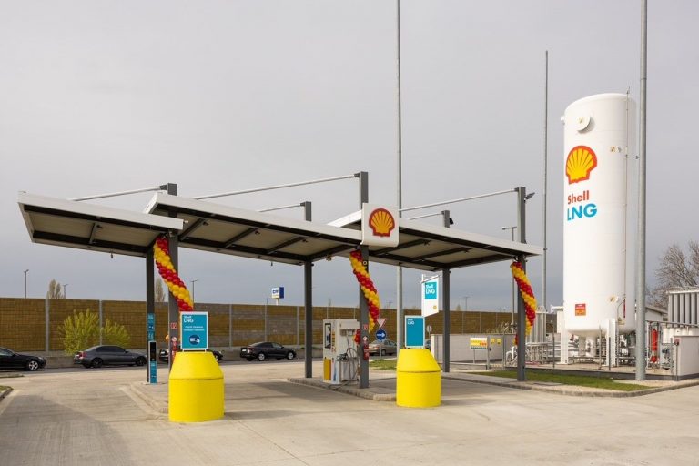 Shell puts into operation is first LNG filling station in Hungary Shell puts into operation is first LNG filling station in Hungary