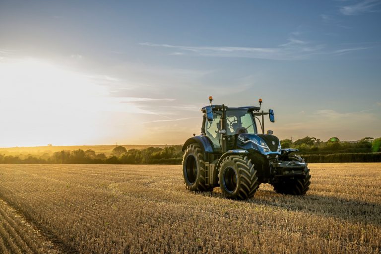 New Holland wins awards for its T7 Methane Power LNG prototype tractor New Holland wins awards for its T7 Methane Power LNG prototype tractor