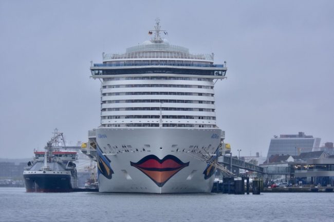 Germany: Titan, Carnival Corporation complete first LNG bunkering in Port of Kiel Germany: Titan, Carnival Corporation complete first LNG bunkering in Port of Kiel