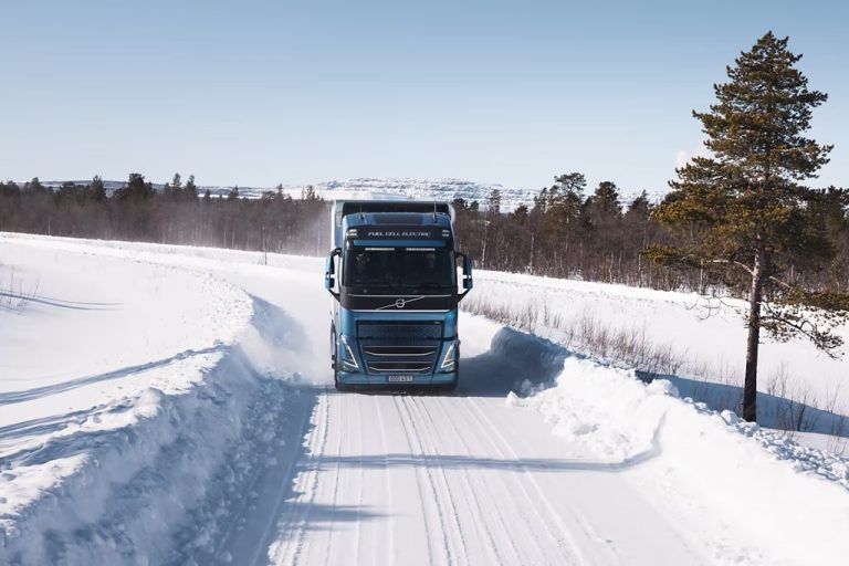 Volvo Trucks brings it hydrogen-powered trucks to Arctic Circle’s roads Volvo Trucks brings it hydrogen-powered trucks to Arctic Circle’s roads
